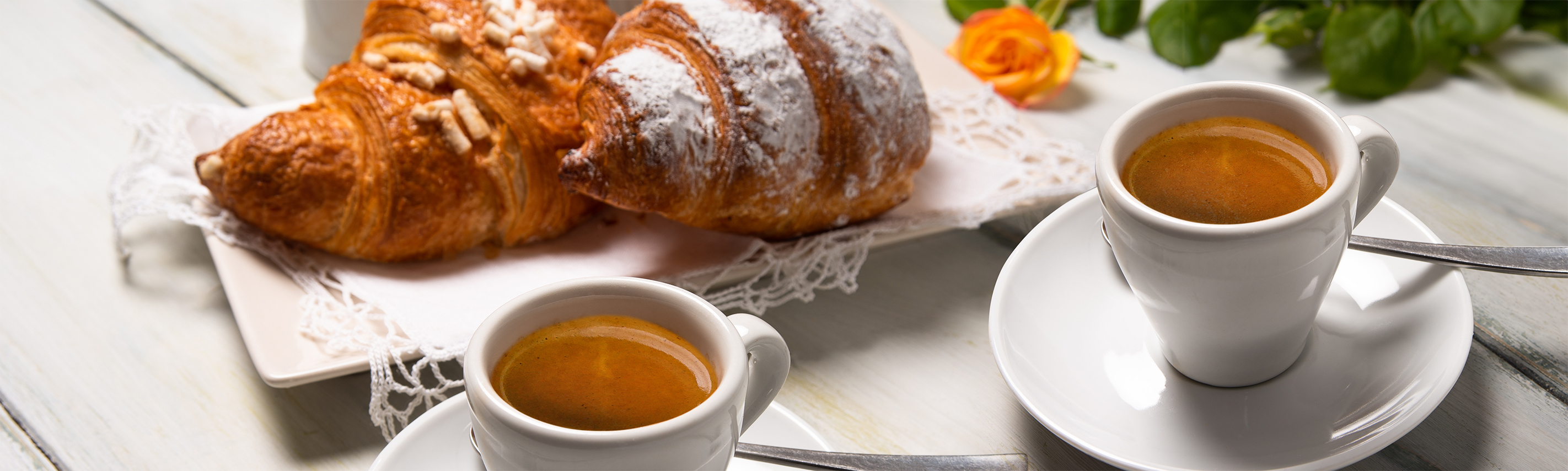 Decaffeinated coffee pods and capsules Decaffeinated coffee pods and capsules